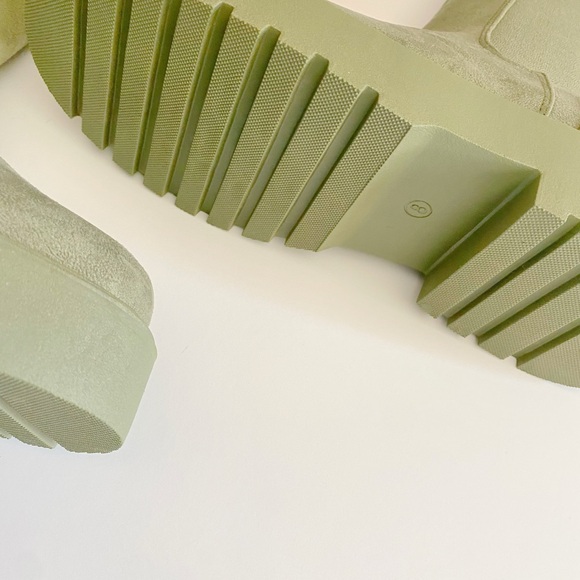 NWOB Olive Green Platform Ankle Boots - Picture 3 of 5